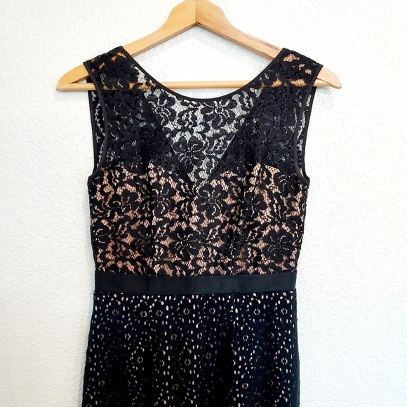 BCBG MaxAzria "Alice" Black & Tan Lace Cocktail Dress Size 2 - Picture 4 of 10